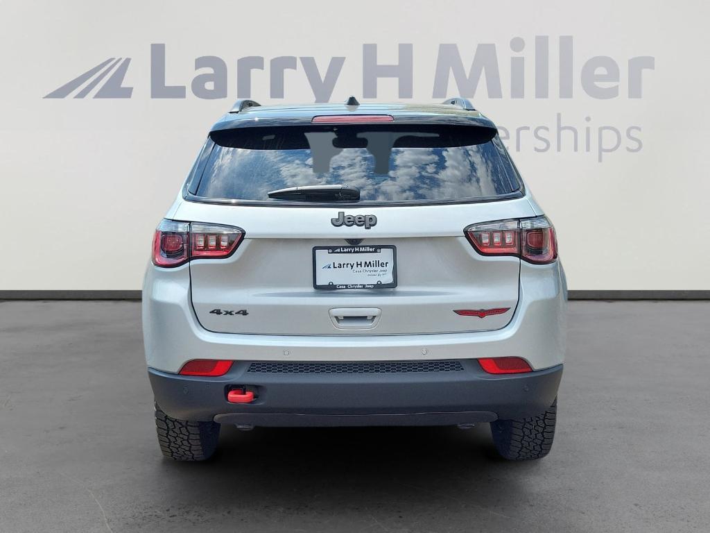 new 2025 Jeep Compass car, priced at $39,131