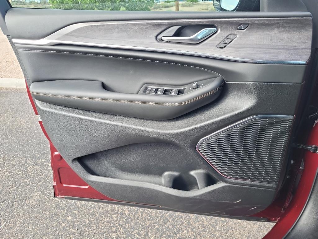 new 2025 Jeep Grand Cherokee car, priced at $58,841