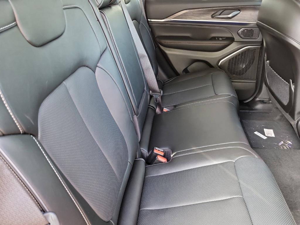 new 2025 Jeep Grand Cherokee car, priced at $58,841