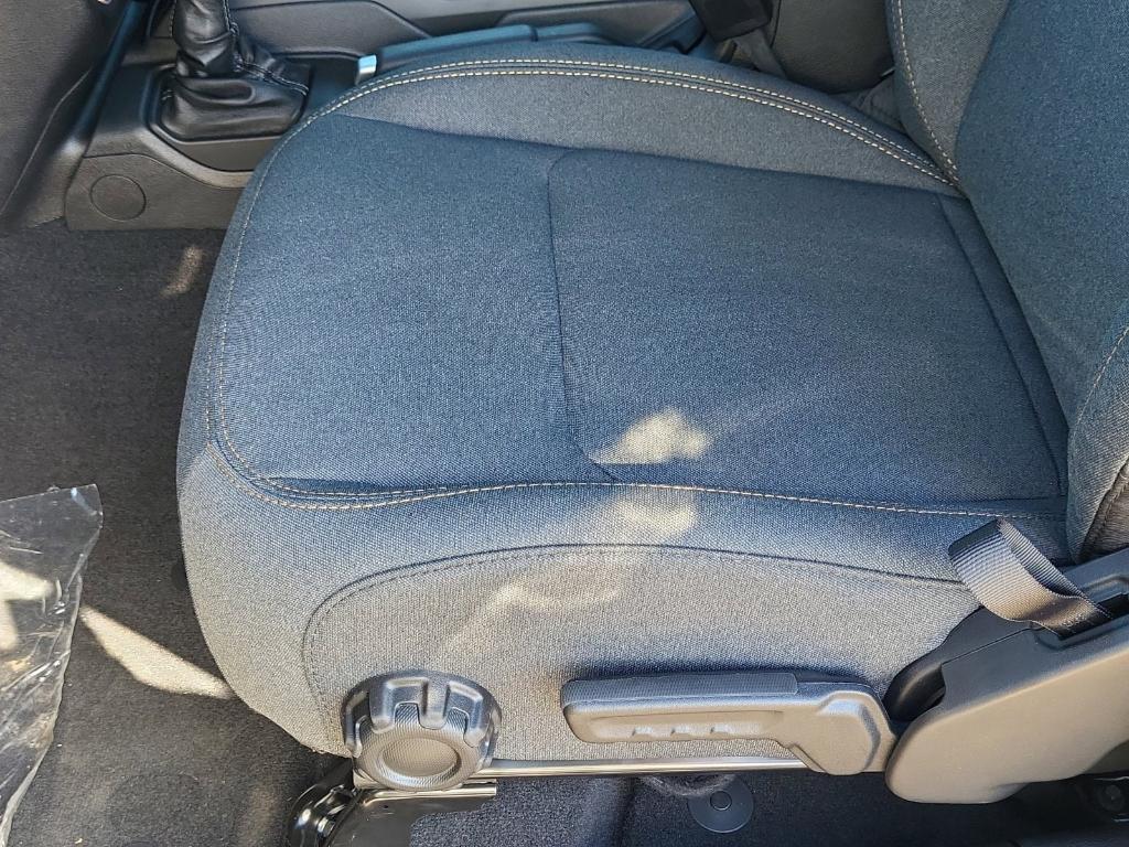 new 2025 Jeep Wrangler car, priced at $46,371