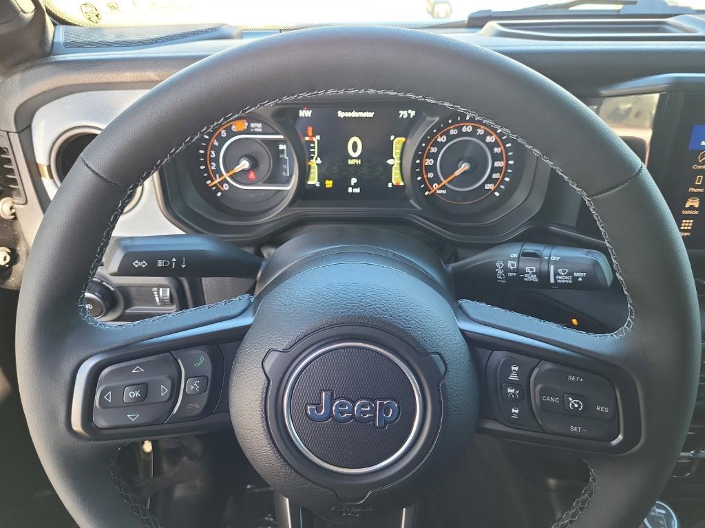 new 2025 Jeep Wrangler car, priced at $46,371