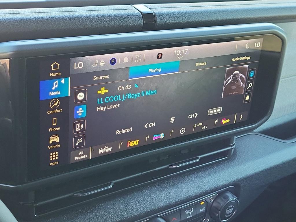 new 2025 Jeep Wrangler car, priced at $46,371