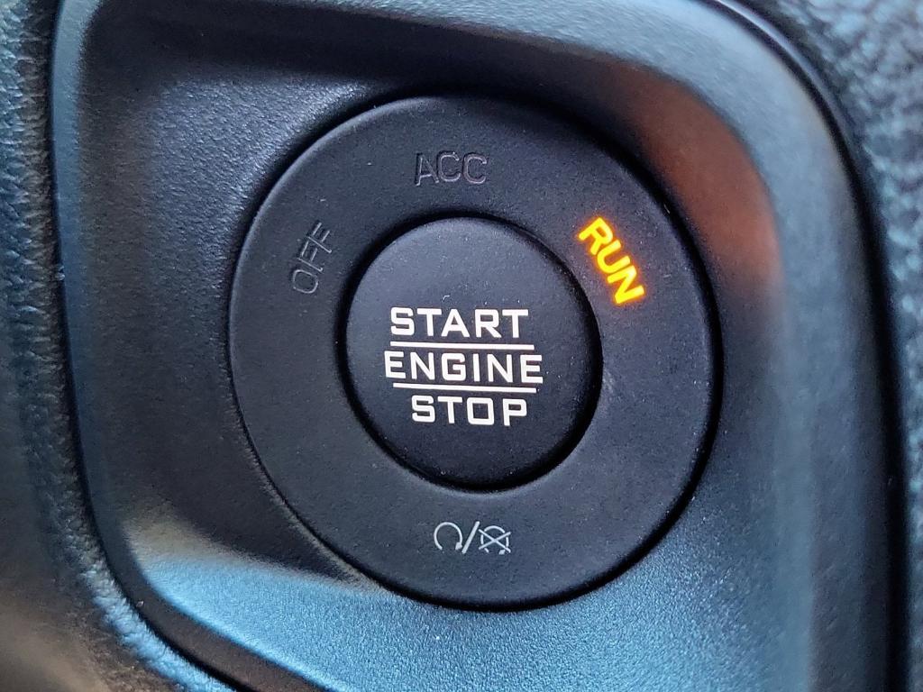 new 2025 Jeep Wrangler car, priced at $46,371