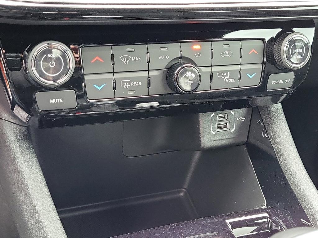 new 2026 Jeep Compass car, priced at $36,001