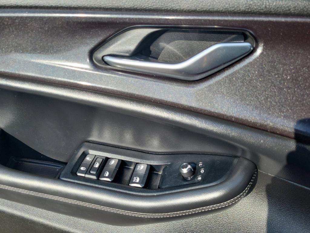 used 2023 Jeep Grand Cherokee car, priced at $32,987