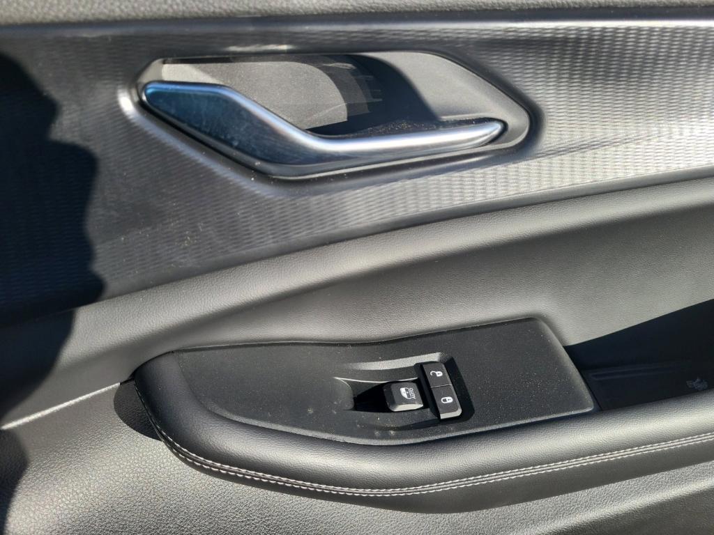 new 2025 Jeep Grand Cherokee car, priced at $43,872