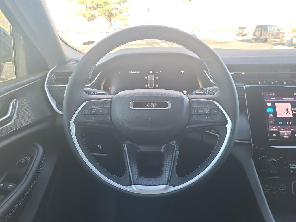 new 2025 Jeep Grand Cherokee car, priced at $40,491