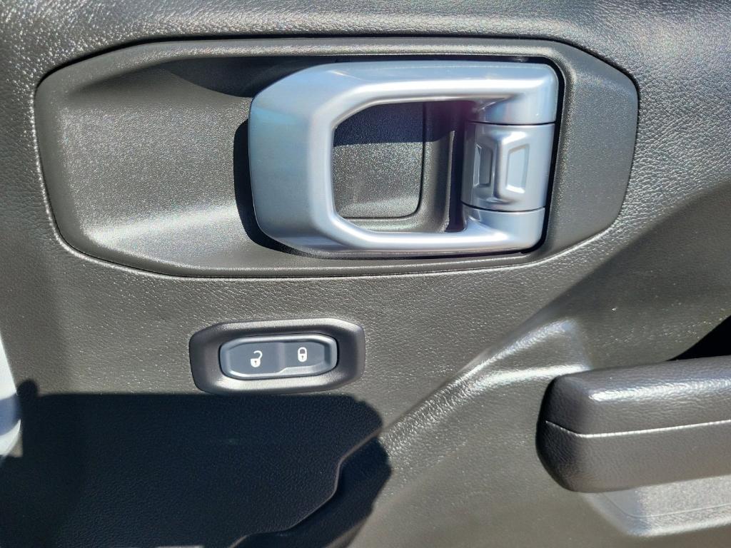 used 2022 Jeep Gladiator car, priced at $36,153