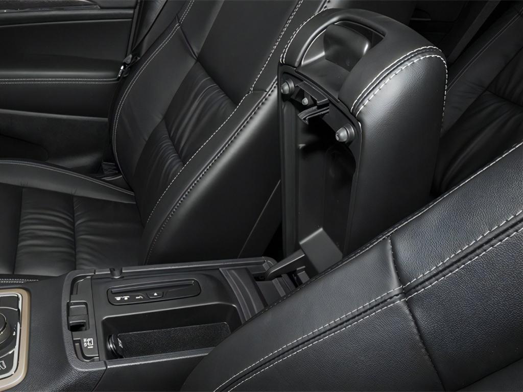 used 2014 Jeep Grand Cherokee car, priced at $15,495
