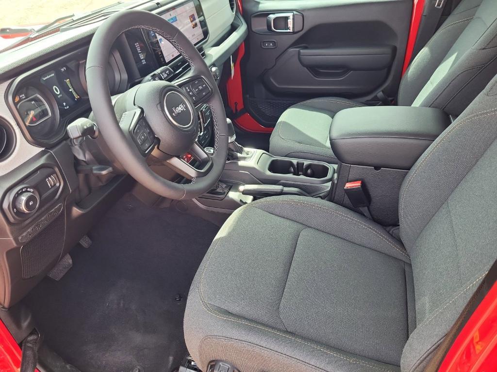 new 2025 Jeep Wrangler car, priced at $46,371