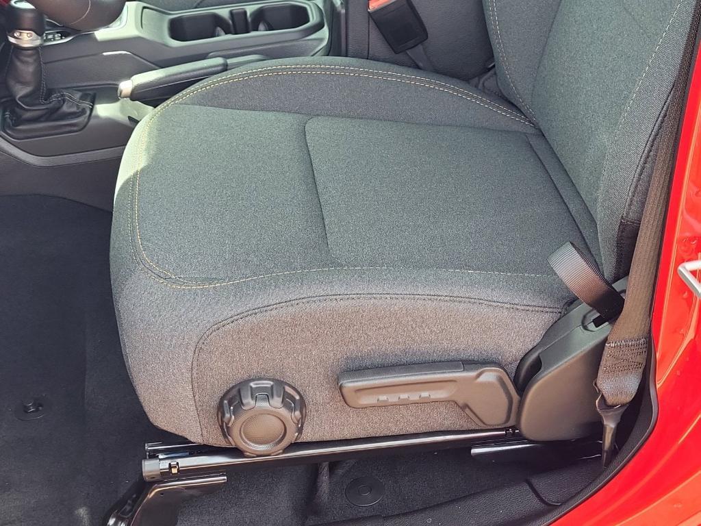 new 2025 Jeep Wrangler car, priced at $46,371