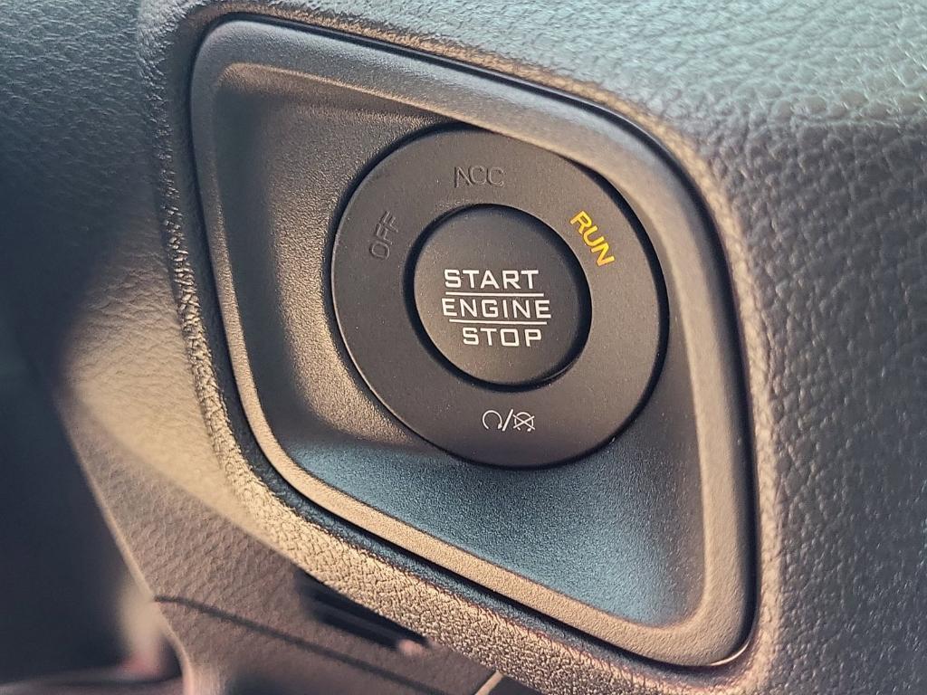 new 2025 Jeep Wrangler car, priced at $46,371