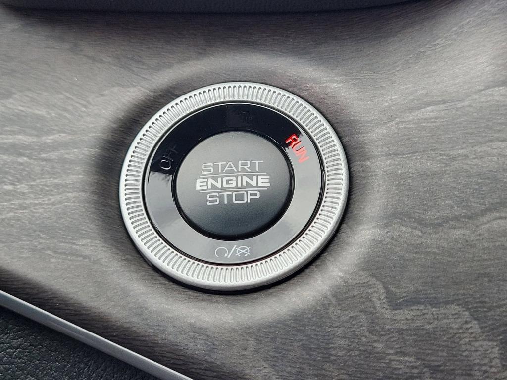 new 2025 Jeep Grand Cherokee L car, priced at $50,191