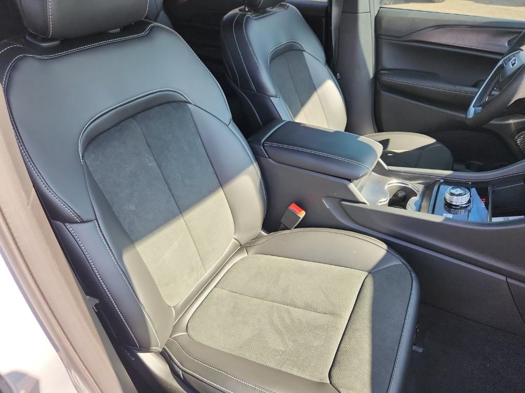 new 2025 Jeep Grand Cherokee L car, priced at $44,021