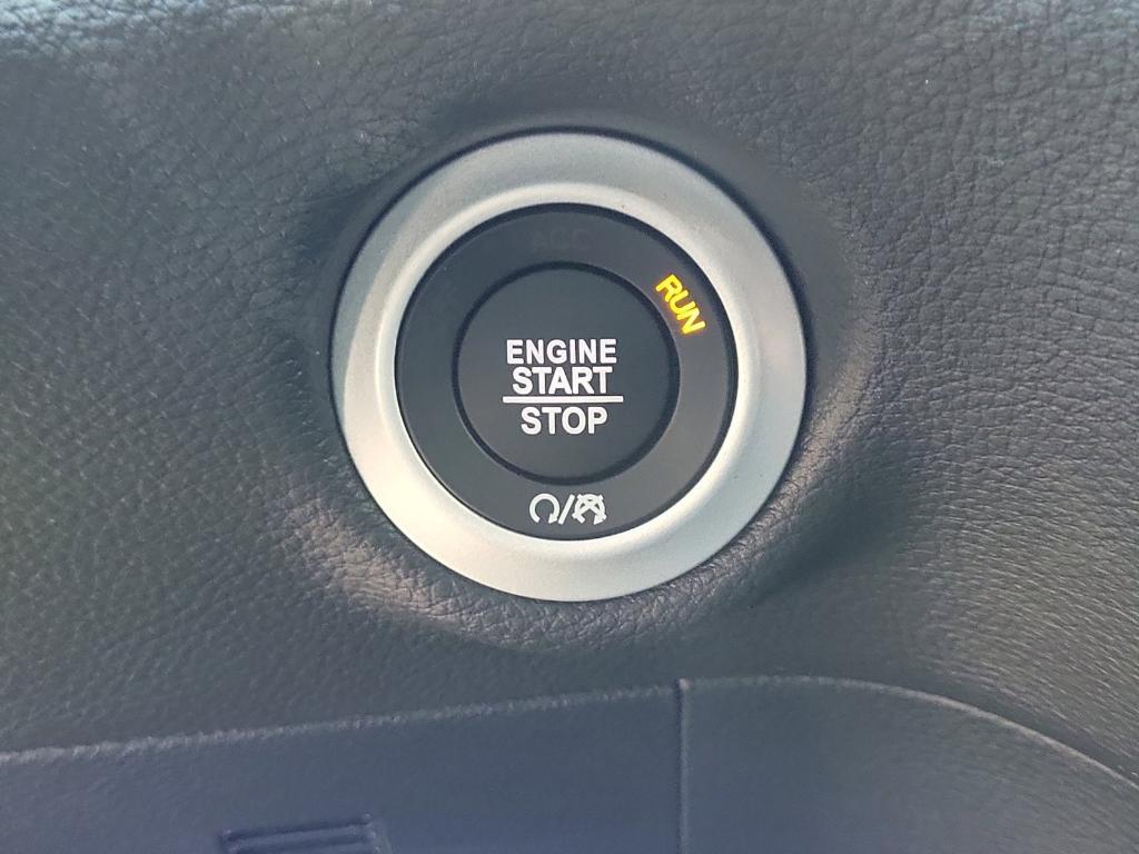 new 2025 Chrysler Pacifica car, priced at $41,916