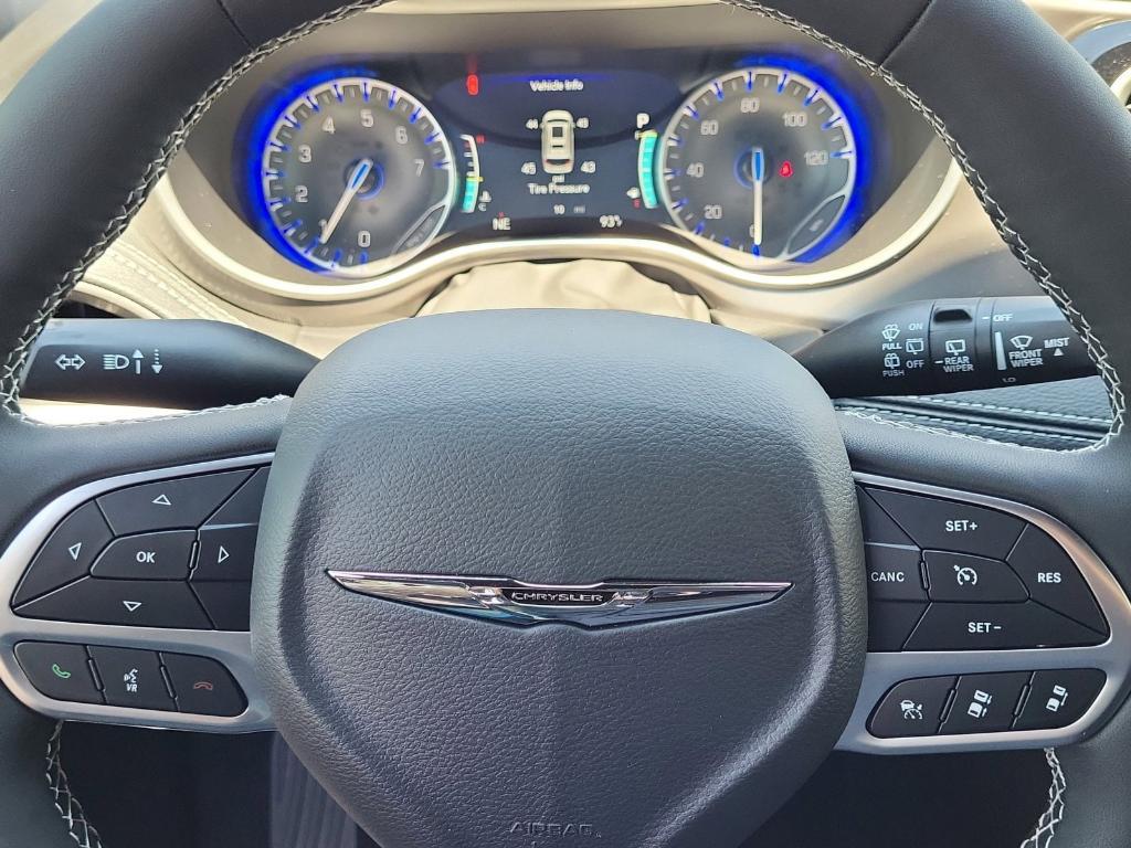 new 2025 Chrysler Pacifica car, priced at $41,916