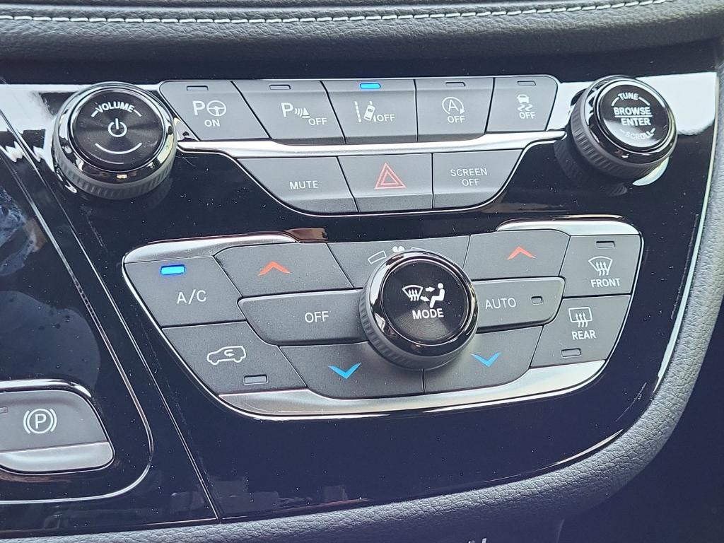 new 2025 Chrysler Pacifica car, priced at $41,916