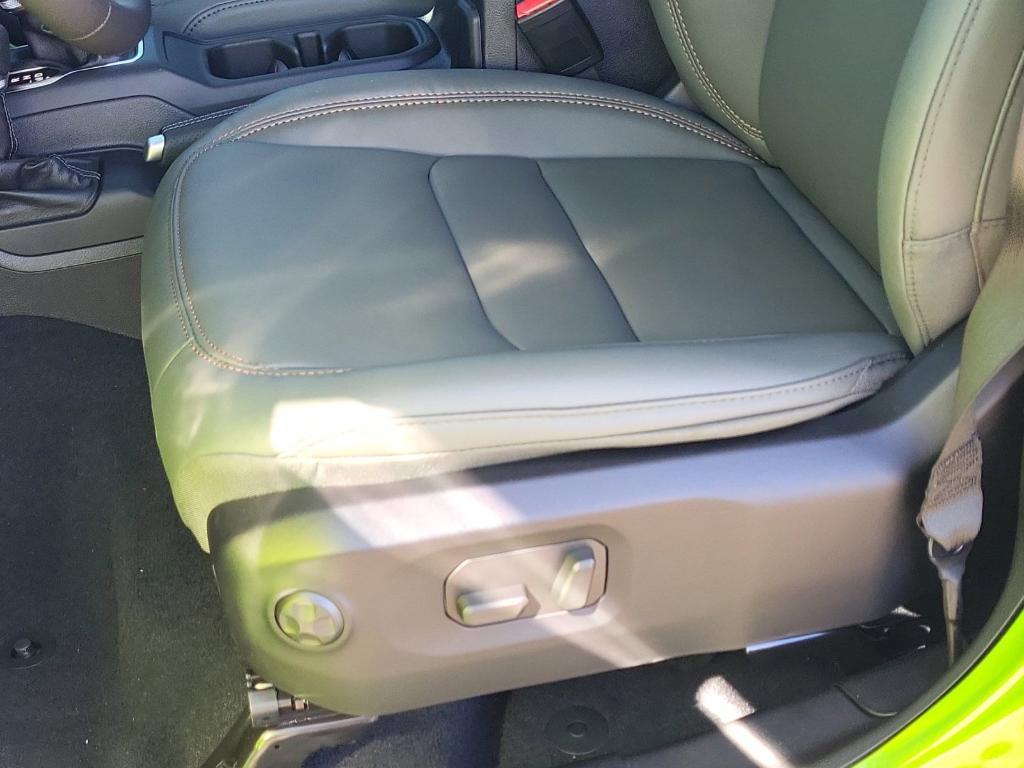 new 2025 Jeep Gladiator car, priced at $54,091