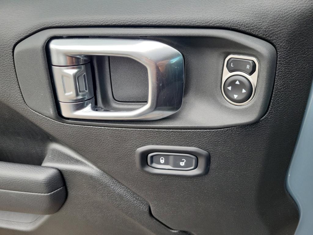 new 2025 Jeep Gladiator car, priced at $47,114