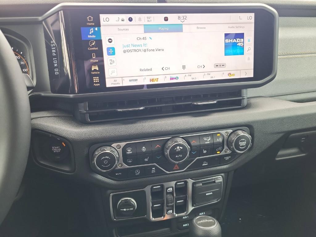 new 2025 Jeep Gladiator car, priced at $44,741