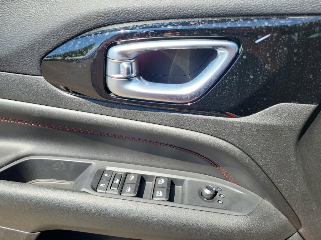 new 2025 Jeep Compass car, priced at $33,281