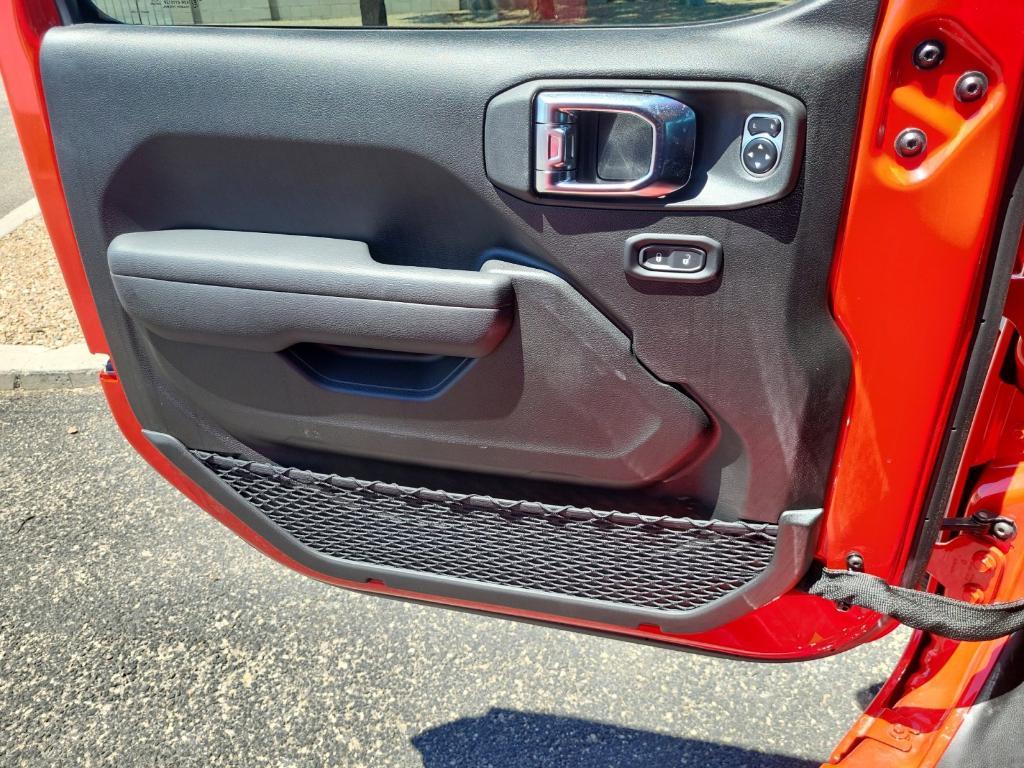 new 2025 Jeep Wrangler car, priced at $54,401