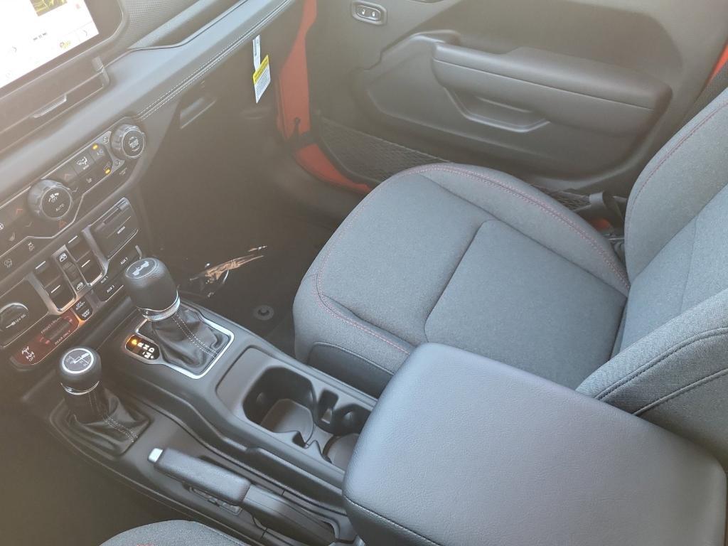 new 2025 Jeep Wrangler car, priced at $54,401