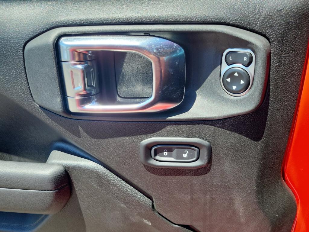 new 2025 Jeep Wrangler car, priced at $54,401