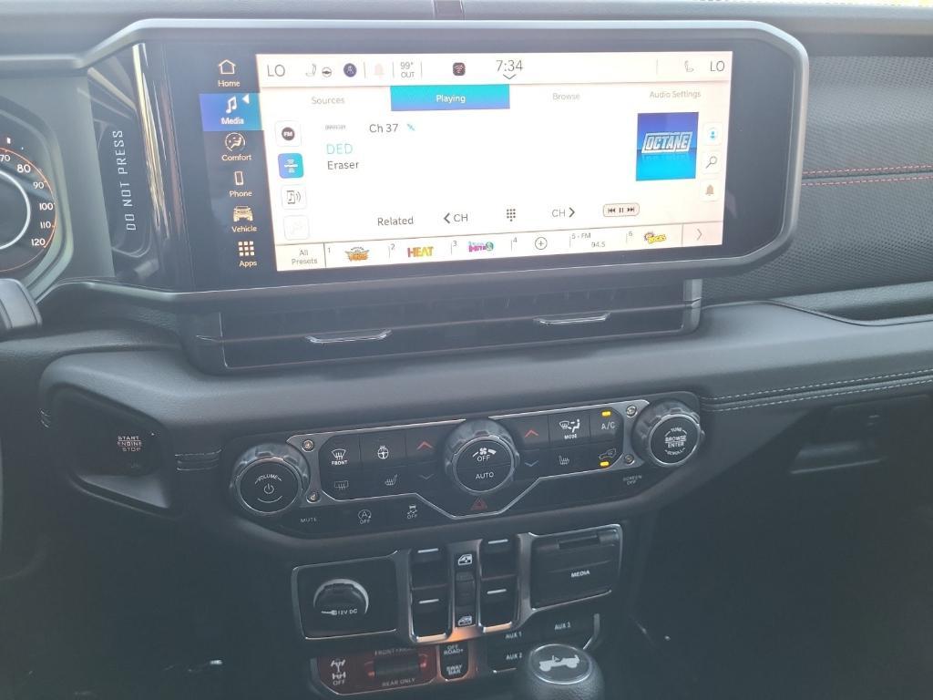 new 2025 Jeep Wrangler car, priced at $54,401