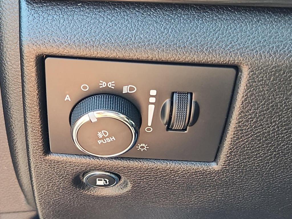 used 2021 Jeep Grand Cherokee car, priced at $23,987