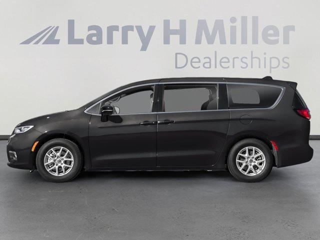 new 2025 Chrysler Pacifica car, priced at $42,723
