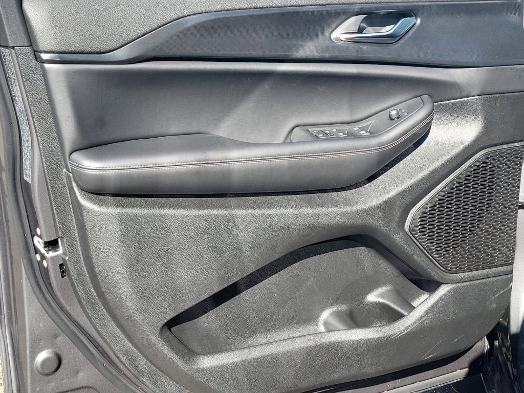 new 2025 Jeep Grand Cherokee car, priced at $42,696