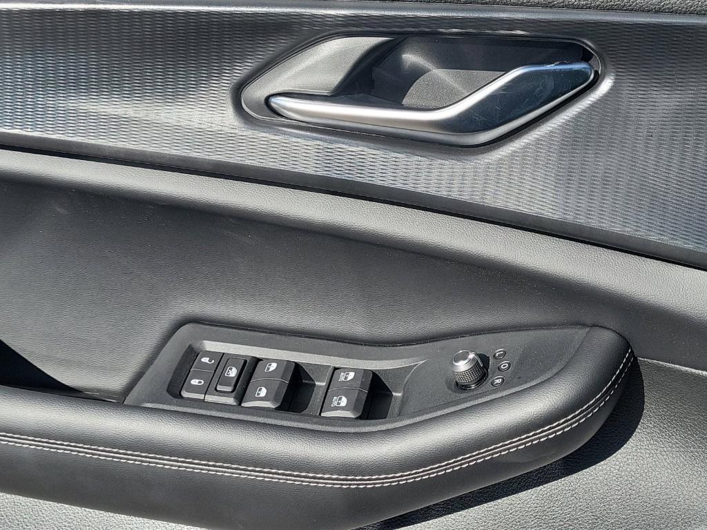 new 2025 Jeep Grand Cherokee car, priced at $42,696