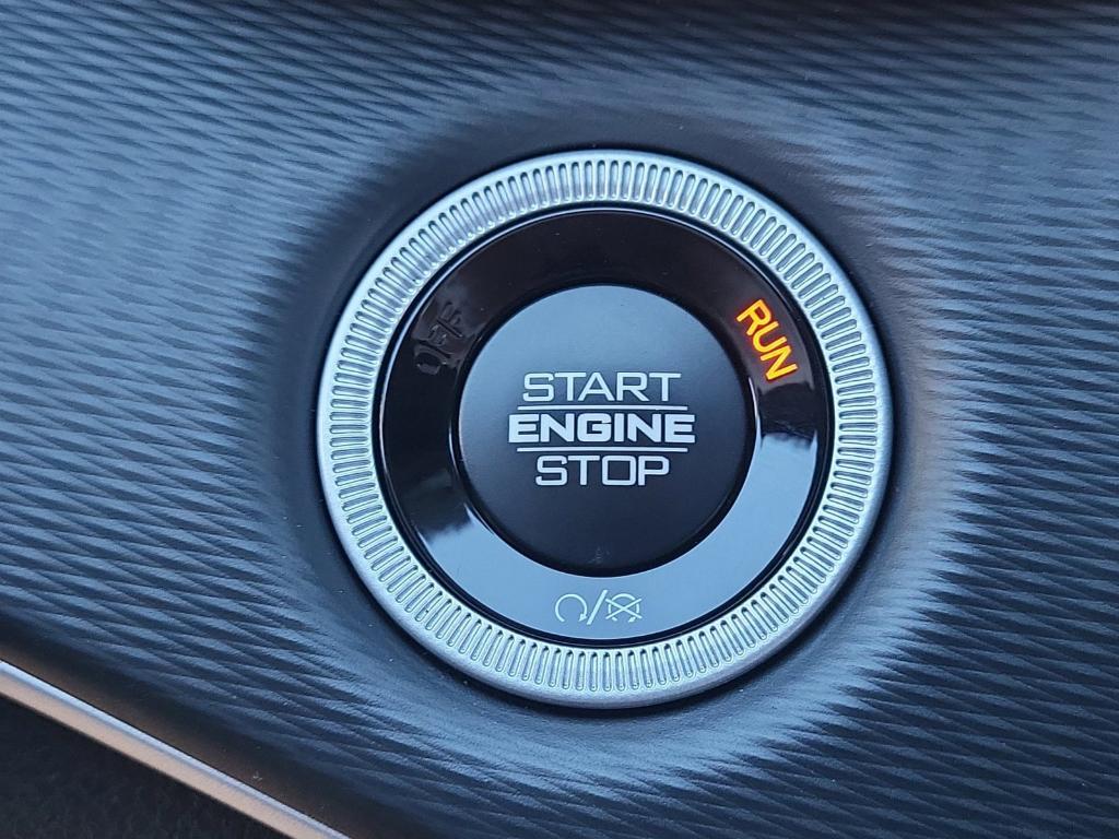 new 2025 Jeep Grand Cherokee car, priced at $42,696