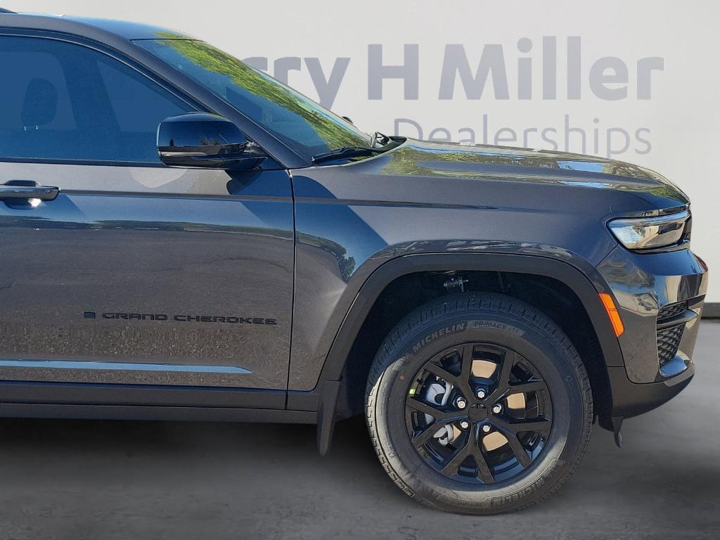 new 2025 Jeep Grand Cherokee car, priced at $42,696