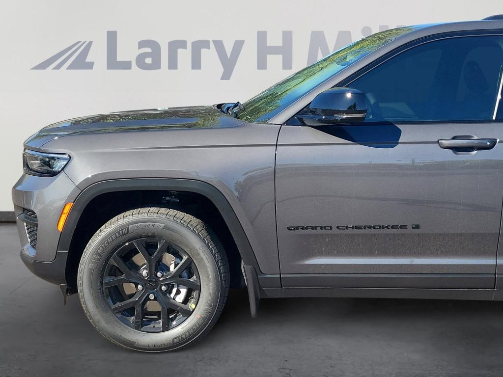new 2025 Jeep Grand Cherokee car, priced at $42,696