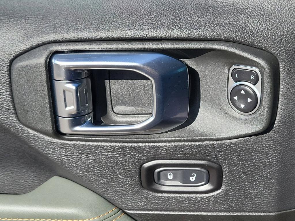 new 2025 Jeep Gladiator car, priced at $57,211