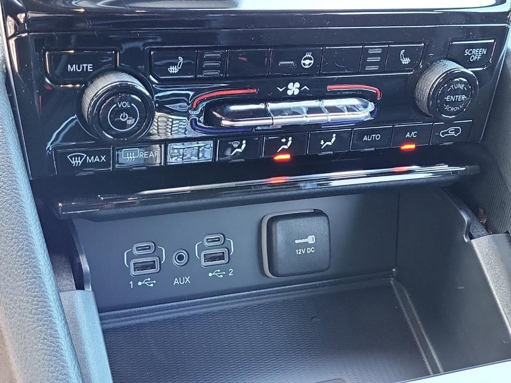 new 2025 Jeep Grand Cherokee car, priced at $42,696