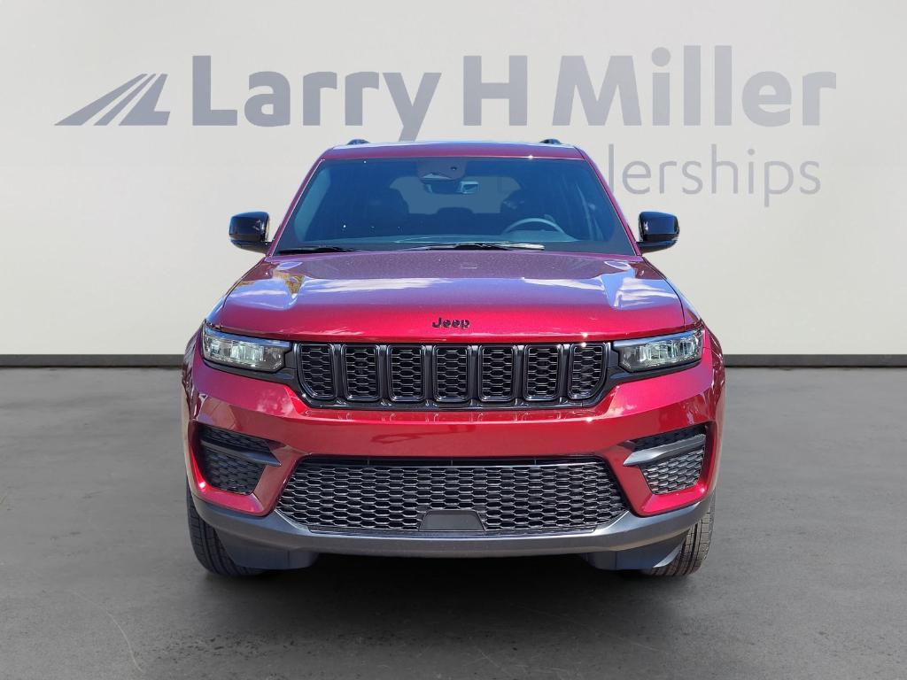 new 2025 Jeep Grand Cherokee car, priced at $42,696