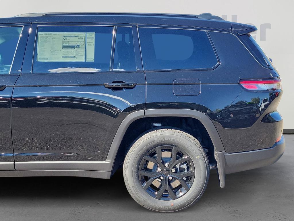 new 2025 Jeep Grand Cherokee L car, priced at $44,946
