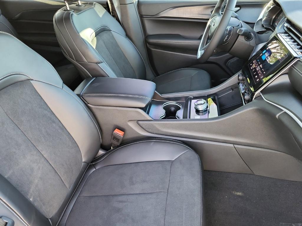 new 2025 Jeep Grand Cherokee L car, priced at $41,868