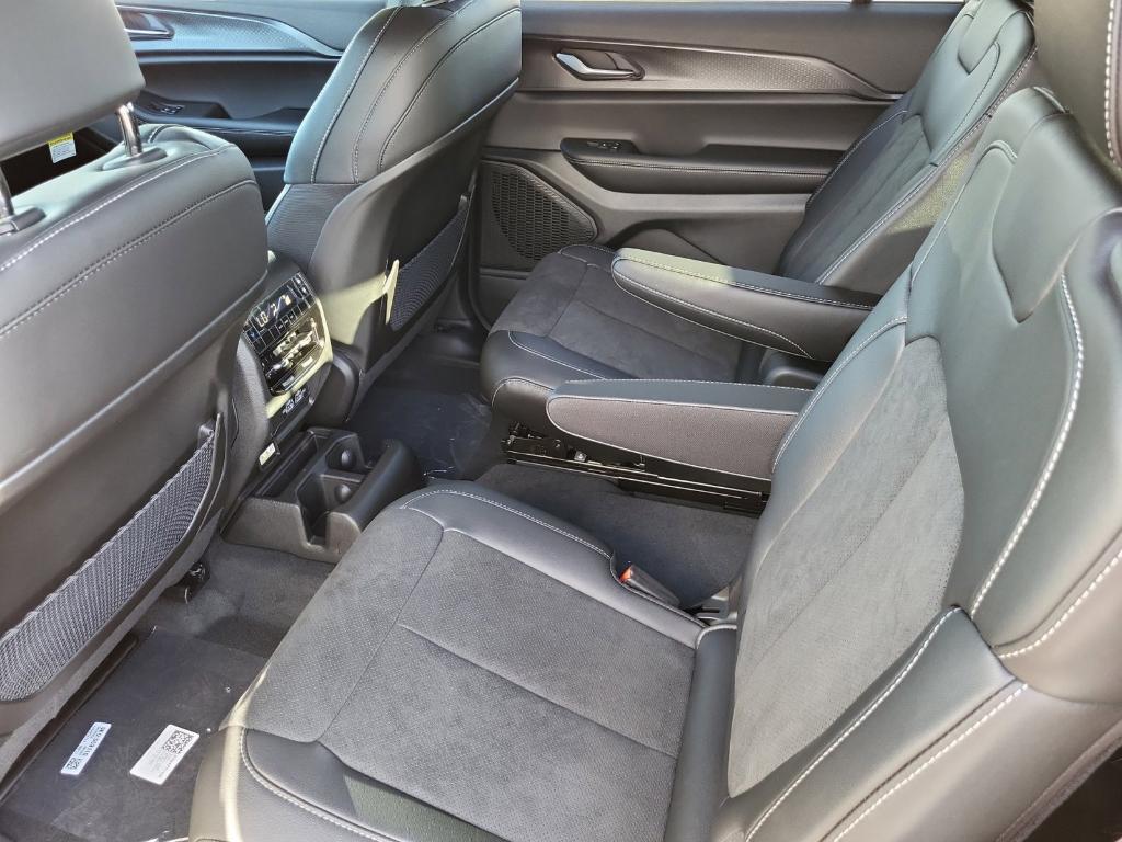 new 2025 Jeep Grand Cherokee L car, priced at $41,868