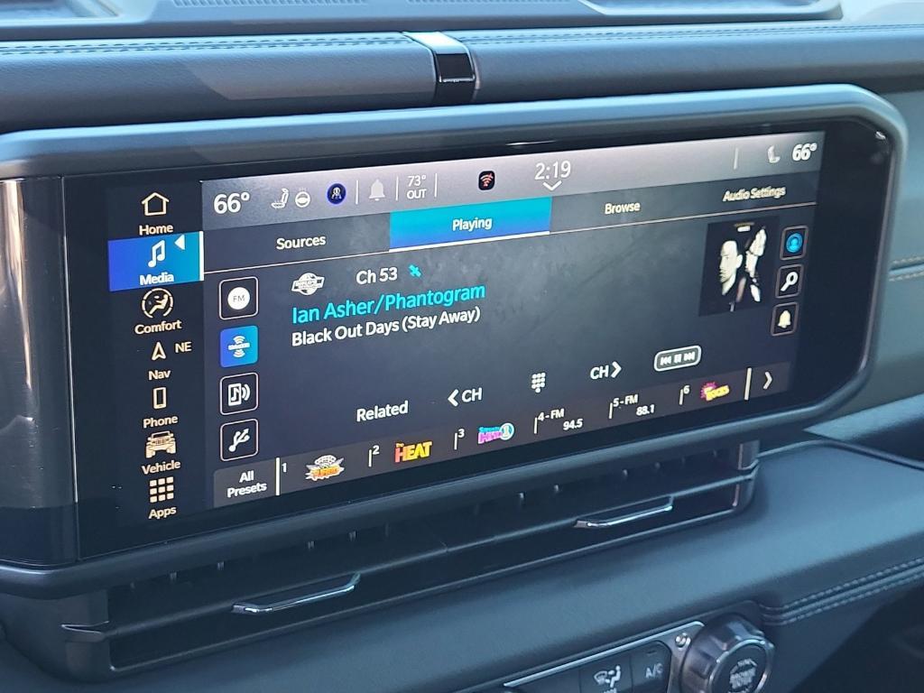 new 2025 Jeep Gladiator car, priced at $57,211