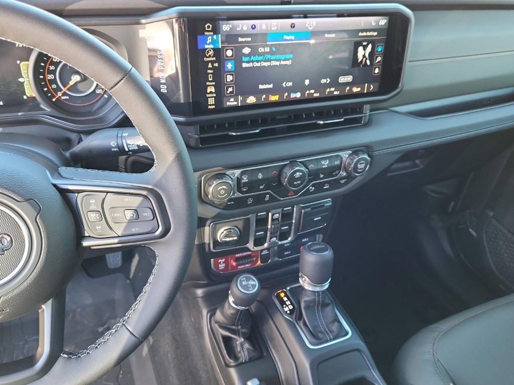 new 2025 Jeep Gladiator car, priced at $57,211