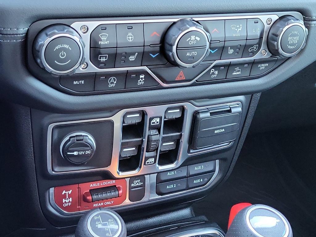 new 2025 Jeep Gladiator car, priced at $57,211