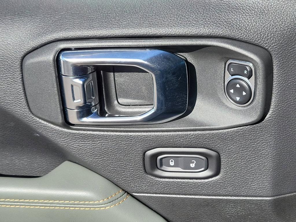 new 2025 Jeep Gladiator car, priced at $57,211