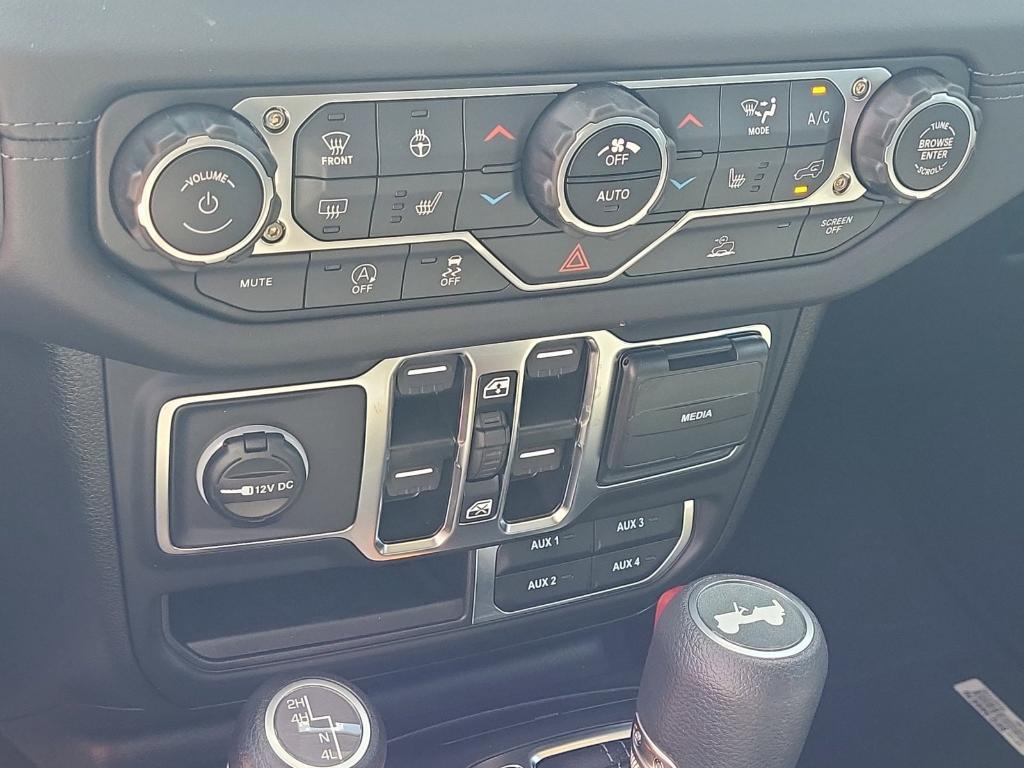 new 2025 Jeep Wrangler car, priced at $52,316