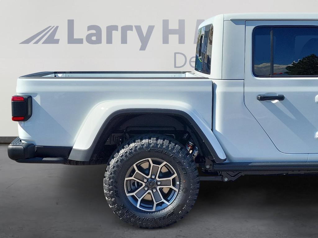 new 2025 Jeep Gladiator car, priced at $58,701