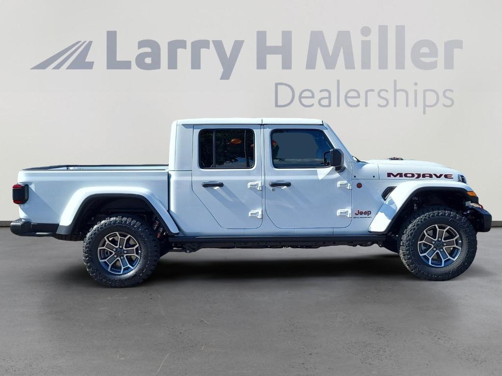 new 2025 Jeep Gladiator car, priced at $58,701