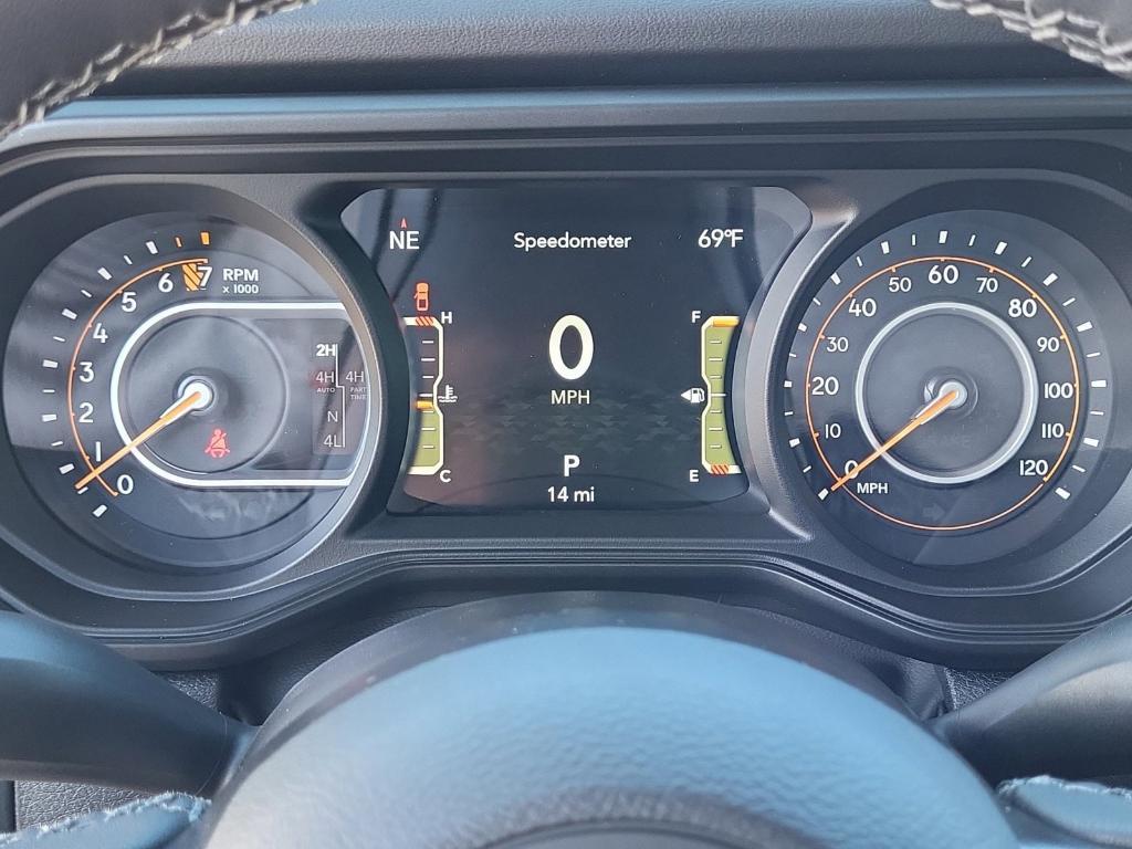 new 2025 Jeep Gladiator car, priced at $58,701